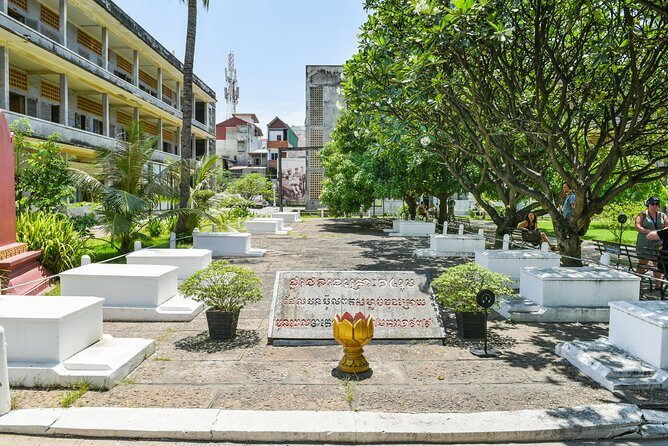 Killing Fields and Prison S21 Bus Tour - Choeung Ek Killing Fields: The Memorial Visit Style That Works