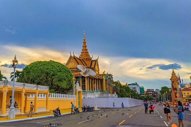 Koh Dach Silk Island and Phnom Penh Full Day Private Tour - Quick hits before you go