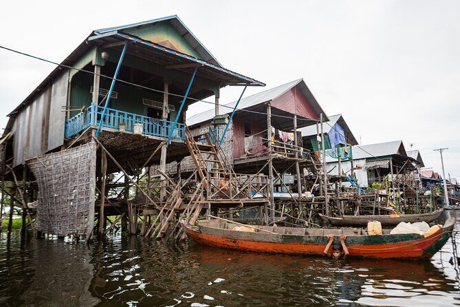 Kompong Phluk Floating Village Half-Day Tour ( Morning / Sunset ) - Stop 2: Rolous market (near the school) where you see everyday trade