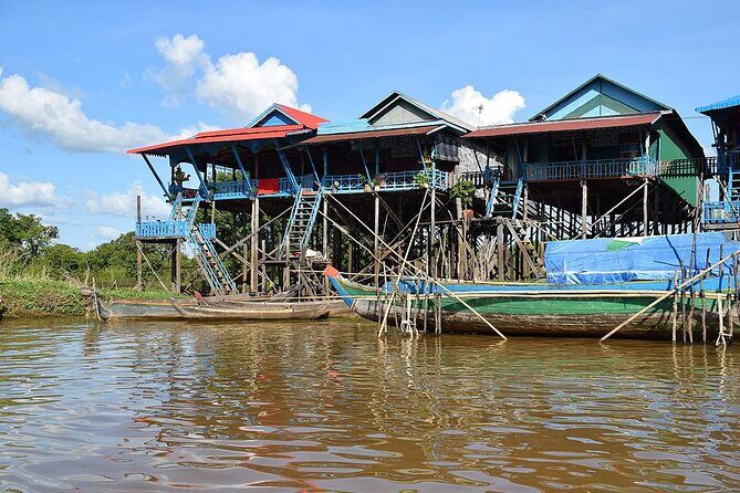 Kompong Phluk Village Tonle Sap Lake Half-Day Tour From Siem Reap - What you’ll eat, what to bring, and how to dress