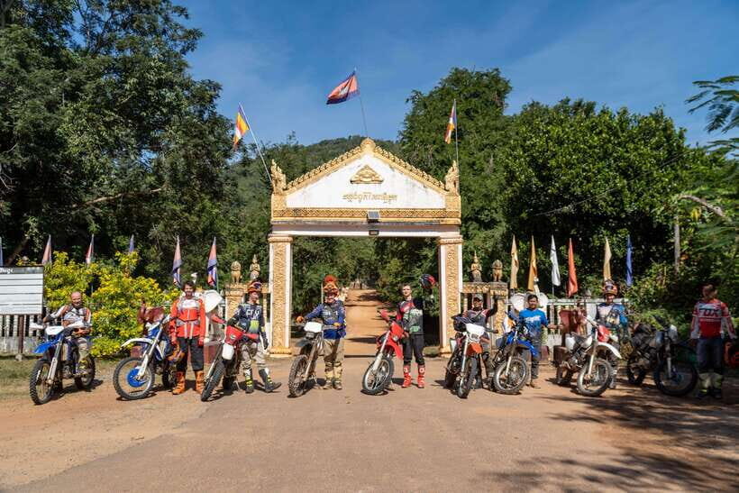 Krong Siem Reap: Kulen Mountain Trails Dirt Bike Adventure - River of 1000 Lingas: Ancient Symbols in the Riverbed