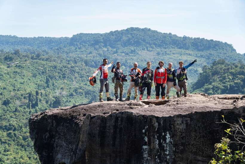 Krong Siem Reap: Kulen Mountain Trails Dirt Bike Adventure - Dirt Bike Time: Dirt Roads, Flooded Fields, Rocks, and Jungle Trails