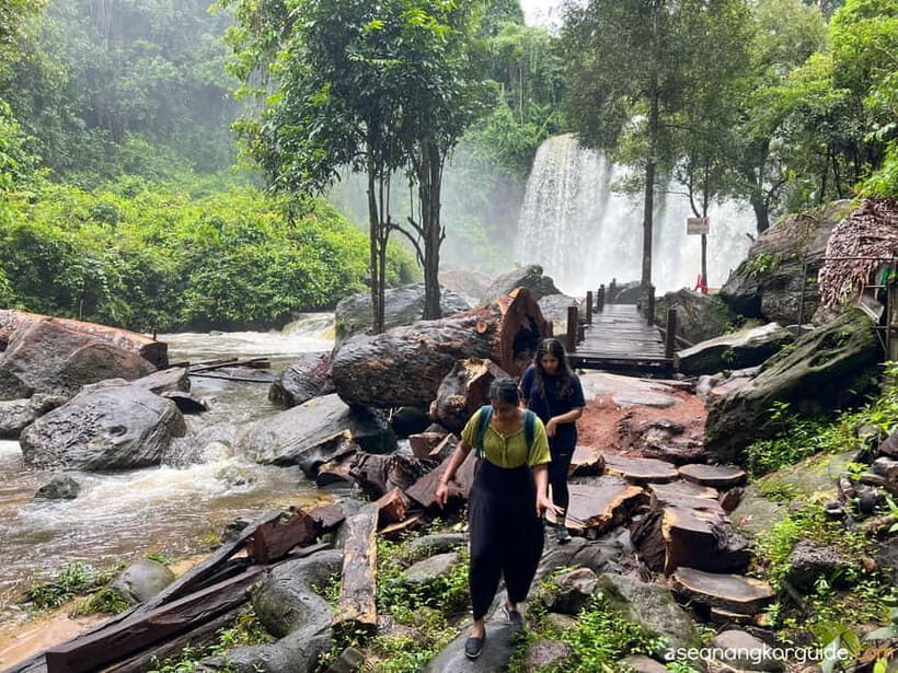 Kulen Mountain Tour with Kampong Phluk Floating Village - Kulen waterfall and picnic lunch: where the tour slows down