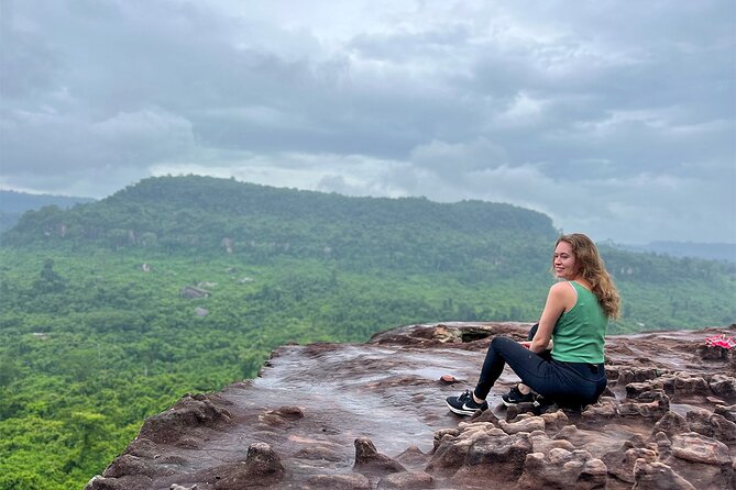 Kulen Mountain Waterfall Tour with Picnic Lunch from Siem Reap - Phnom Kulen Waterfall: The Picnic Moment and the Swim Break