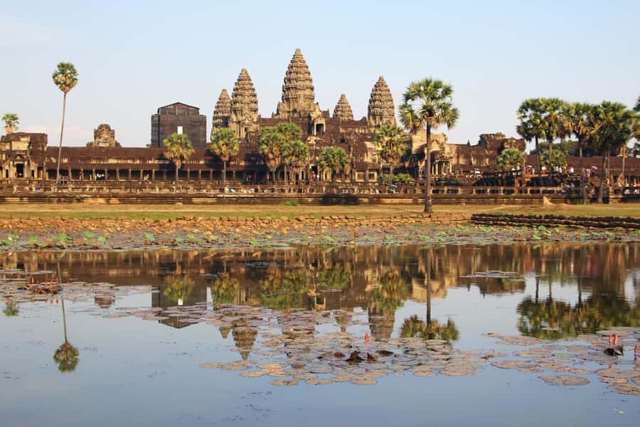 Luxury Private 2-Day Angkor Wat with English or German Guide - Day 1: Angkor Wat highlights, Ta Prohm, Angkor Thom gates, and Phnom Bakheng sunset