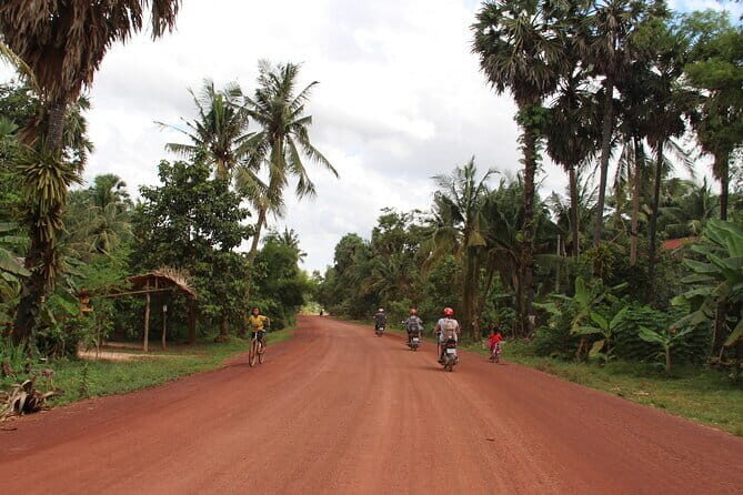 Motobike Countryside Adventure - Full day with lakeside lunch - A Full-Day Moto Circuit Out of Siem Reap