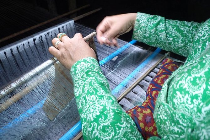 MotoGirl - Day Adventure Tour - Cambodian fruit and vegetable farms: everyday work, not just scenery