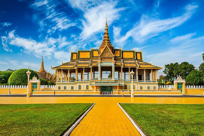 One Day Private Guide Tours History in Phnom Penh Incl. admission - How this private Phnom Penh day tour stays efficient