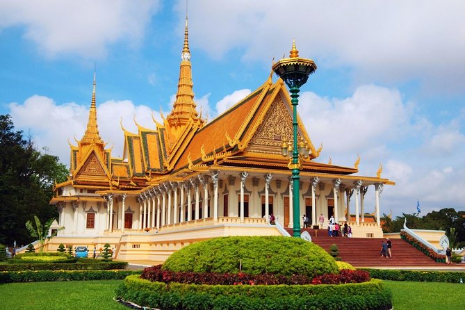 One Day Private Guide Tours History in Phnom Penh Incl. admission - Wat Phnom: the hill pagoda stop that gives you city scale