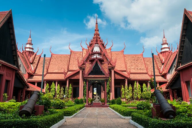 One Day Private Guide Tours History in Phnom Penh Incl. admission - Independence Square, statues, and riverfront monasteries