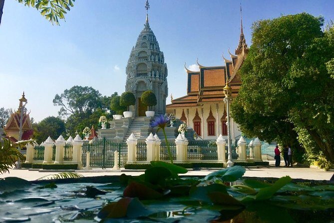 Oudong Mountain and Phnom Penh Full Day Private Tour - Phnom Penh Royal Palace and Silver Pagoda Highlights