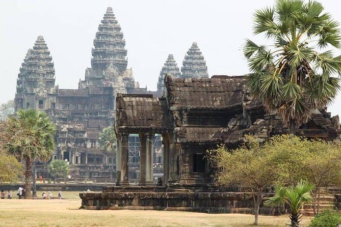Personalised Angkor Wat Day Tour by an Air-conditioned Car - How a private A/C car makes Angkor Wat less exhausting