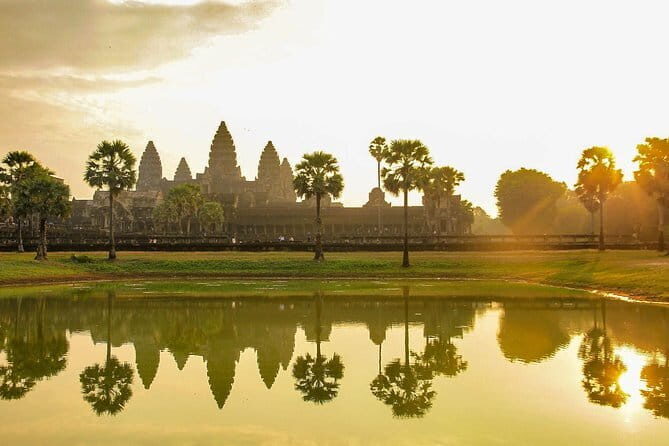 Personalised Angkor Wat Sunrise Off-the-Beaten Track Tour - Why a 5:00 AM Jeep Sunrise Works So Well