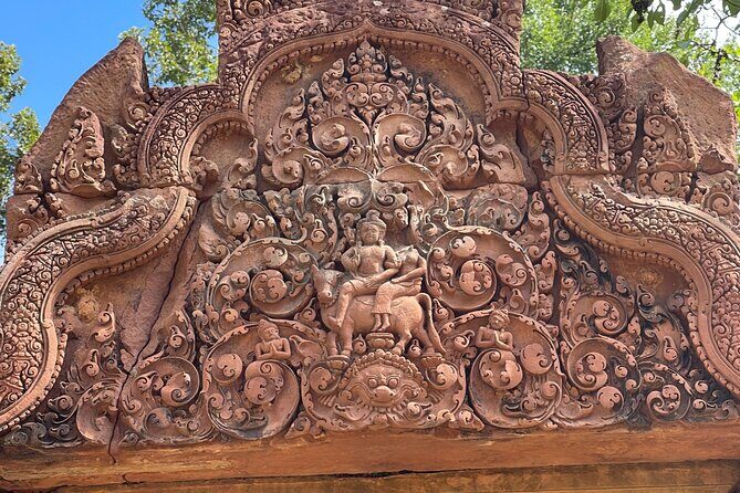 Phnom Kulen Waterfall and Banteay Srei Temple Tour from Siem Reap - Banteay Srei: pink sandstone carvings and why the pass matters