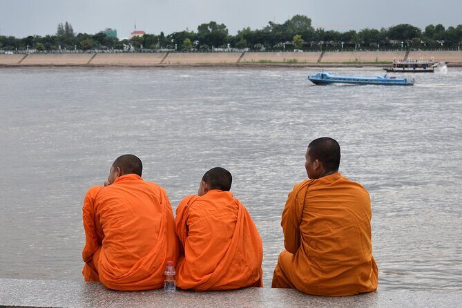 Phnom Pehn City Must See Highlight Guided Tour - Saint 368: where you get a real lunch-and-coffee rhythm