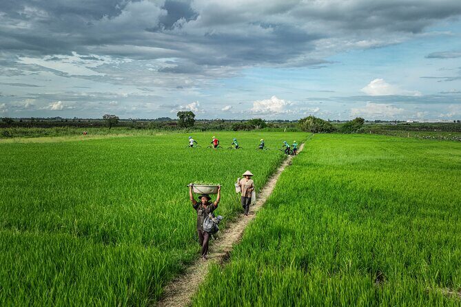 Phnom Penh Bike & Boat Sunset Tour / E-Bike Available - Step 2: Bike Fitting, Then Rolling Toward Areiksart Ferry Port
