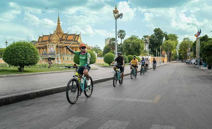 Phnom Penh: Bike & Boat Tour / E-Bike Available - What to pack, and how to handle the ride