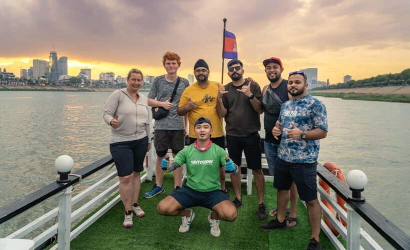 Phnom Penh: Bike & Boat Tour / E-Bike Available - Getting rolling: Sisowath Riverside Park to your first cycling rhythm