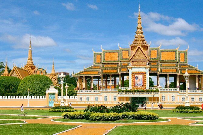 Phnom Penh City Tour, Silver Pagoda, Genocide Museum, Killing Fields - How the guides shape the experience at S-21 and Choeung Ek