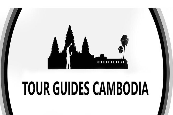 Phnom Penh Full Day Private Tour By Tuk Tuk or Taxi Car - Independence Monument: iconic photos and a natural lunch moment