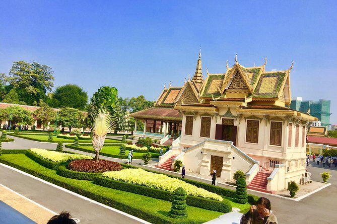 Phnom Penh Full Day Private Tour Included All Admission Tickets - Central Market: Dome Geometry and a Fast Look at Local Life
