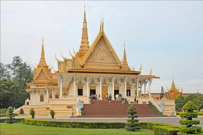 Phnom Penh Full Day Private Tour Included All Admission Tickets - Wat Phnom and Wat Ounalom: Temples, Legends, and Local Anchors