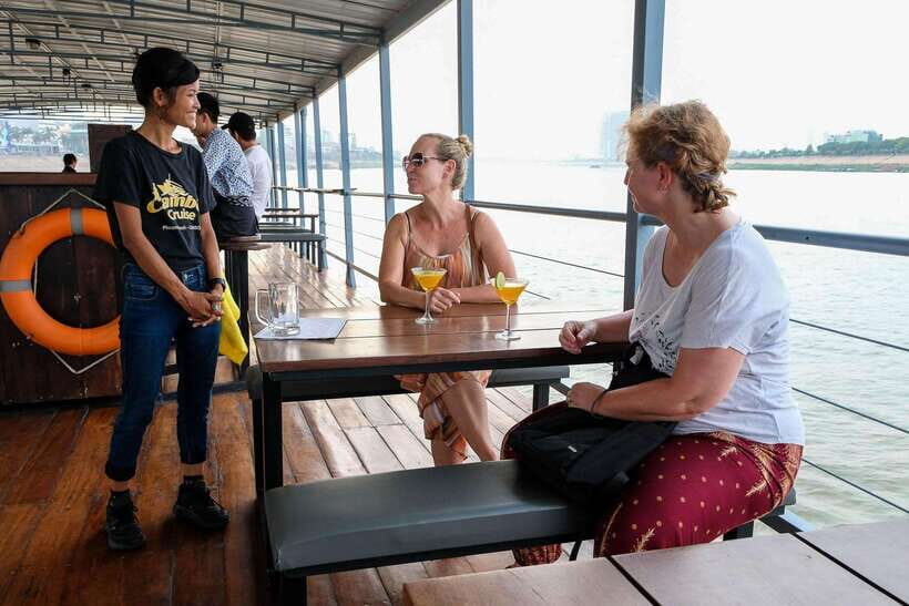 Phnom Penh: Mekong Sunset Dinner Cruise with Live Music - Key Things to Know Before You Go