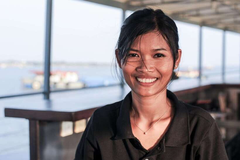 Phnom Penh: Mekong Sunset Dinner Cruise with Live Music - Sunset or City Lights: Pick the Right 2-Hour Mood
