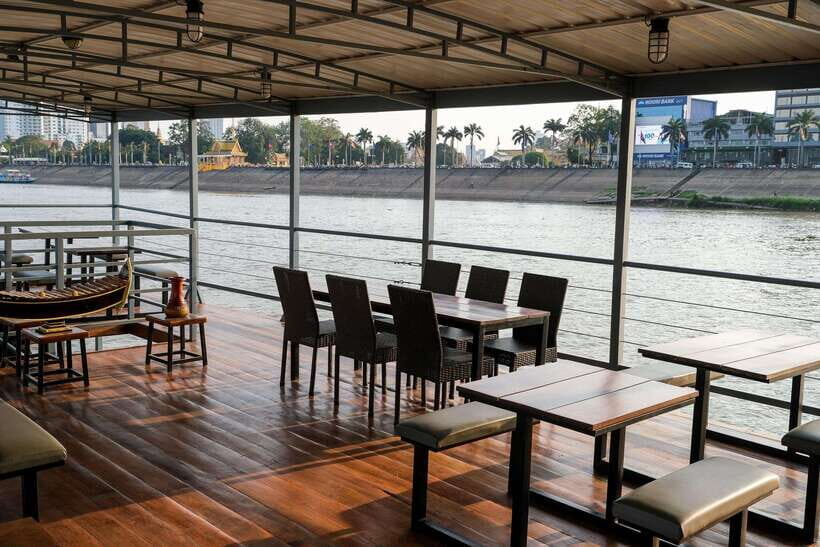 Phnom Penh: Mekong Sunset Dinner Cruise with Live Music - Boat Comfort: Two Floors, Roofed Decks, and Real Toilets