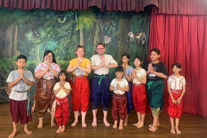 Phnom Penh Morning Breakfast, Market and Art Tour by Tuktuk - Key highlights you’ll feel right away