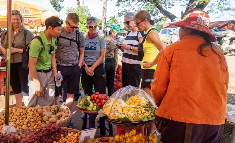 Phnom Penh: Morning Foodie, Market Walking & Street Art Tour - Morning breakfast at Boeng Keng Kang: where you start eating like locals