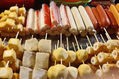 Phnom Penh Nightlife Street Food Tours - Phnom Penh’s Night Market: snacks plus the colorful stroll