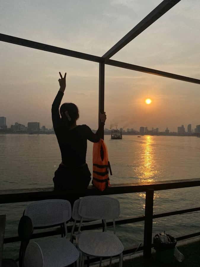 Phnom Penh: Sunset Cruise with Unlimited Beers & BBQ Buffet - Food That Fits the Mood: What the BBQ Buffet Is Really Like