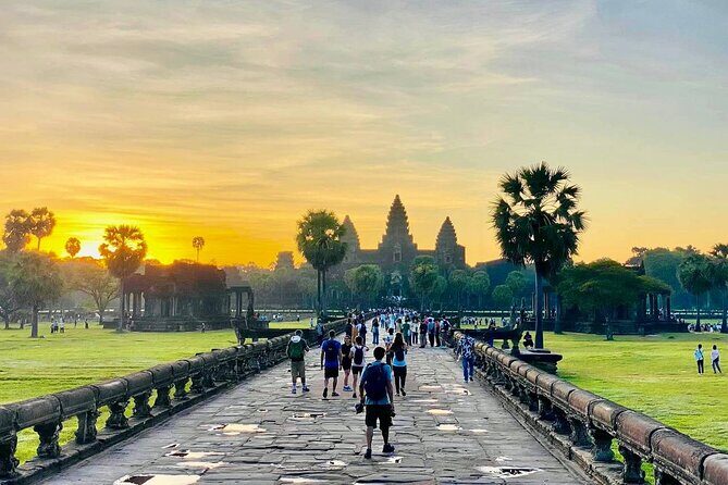 Phnom Penh to Siem Reap, Angkor Wat & Return, 2 Day Private Tour - Hotel pickup, air-conditioned comfort, and English-speaking driver