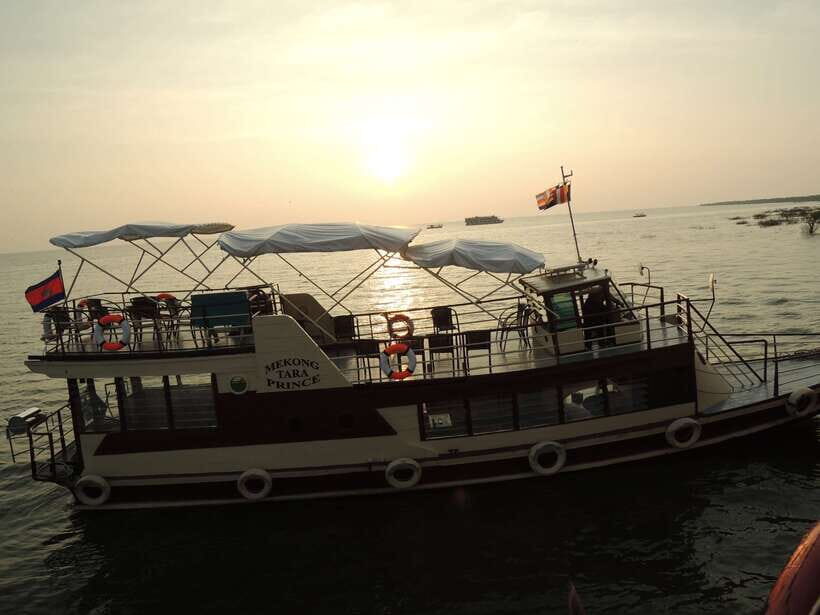 Phnom Penh to Siem Reap cruise/land tour (one way) - River time between two temple hubs