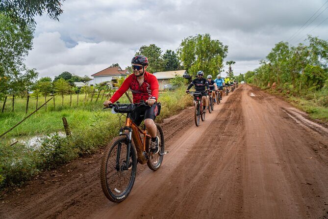 Phnom Penh to Silk Island Sunset Bike Tour/ E-Bike or Tuk Tuk - Crossing to Silk Island via Koh Oknha Tei: A Scenic Change of Pace