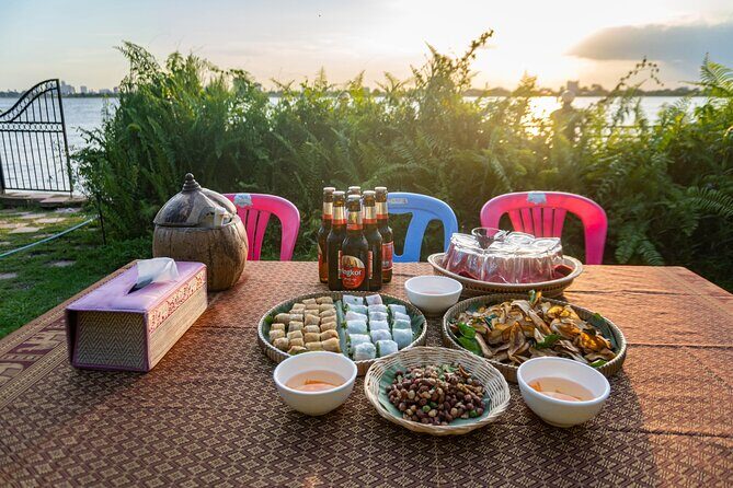 Phnom Penh to Silk Island Sunset Bike Tour/ E-Bike or Tuk Tuk - Stop One: Mongkol Serey Temple (Golden Temple) and Why a Quick Temple Break Works