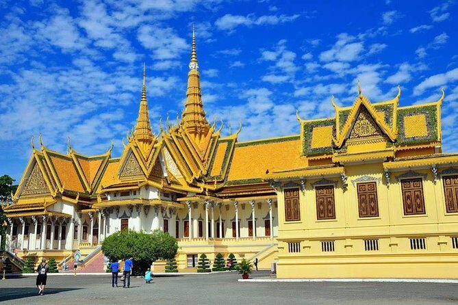 Phnom Penh Vital Discovery-Full Day Tour (Including all services) - Getting Around With Hotel Pickup and Air-Conditioned Comfort