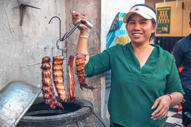 Phnom Penh’s Culinary Underground: Local Food Tour by Tuk-tuk - Phnom Penh Street Food by Tuk-tuk: Why This Night Tour Feels Different