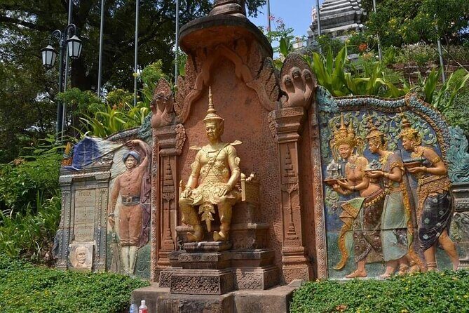 Phnompenh a full day tour excursive with guide and driver - Royal Palace: your morning anchor before the city shifts gears