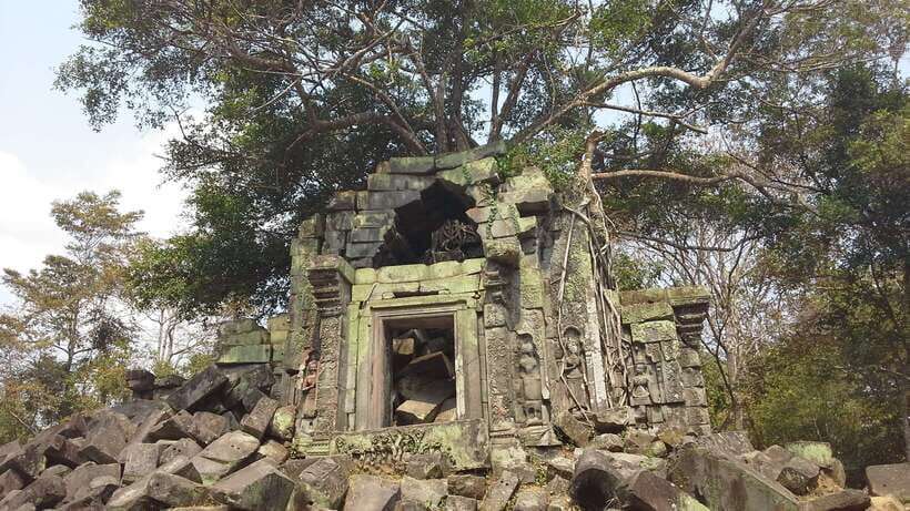Prasat Thom, Koh Ker Group & Beng Mealea Full-Day Tour - Koh Kor Temple Group: More Than One Temple, More Than One Mood