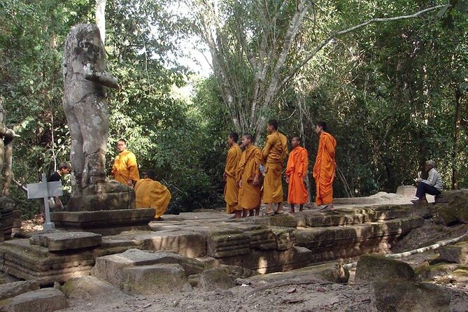 Preah Khan, Neak Pean and Pre-Rup Private Tour - Srah Srang: the quick pool stop with serious purpose