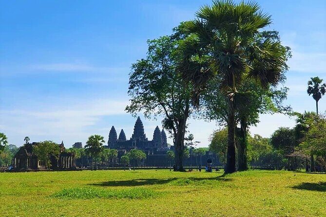 Private 2 Days Angkor Wat Sunrise and Discover all Major Temples - Day 2: Banteay Srei sets a different tone