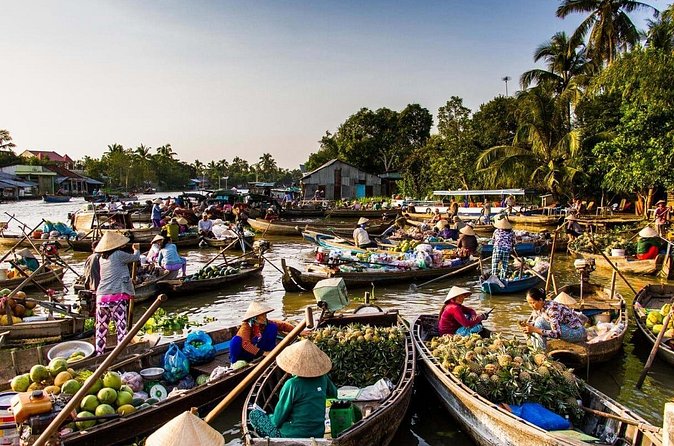 Private 3-Day Mekong Delta River Tour from Phnom Penh to Ho Chi Minh City - Can Tho and the Cai Rang floating market by small boat