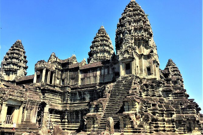 Private Angkor Sunrise Bayon Ta Prohm Bonteay Srie Vip Tour - Ta Prohm (the Tomb Raider temple): dramatic stones and careful photo moments