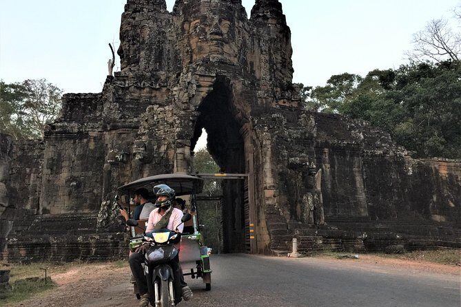 Private Angkor Sunrise Bayon Ta Prohm Bonteay Srie Vip Tour - What to wear and pack so the day doesn’t get annoying