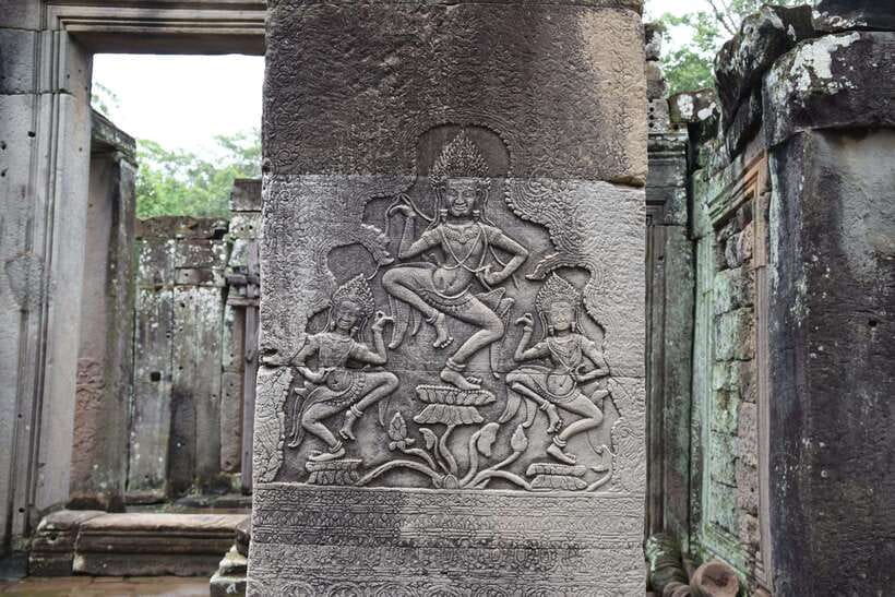 Private Angkor Sunrise, Guide Breakfast and Tuktuk included - Elephant Terrace (350m) and the meaning behind the view
