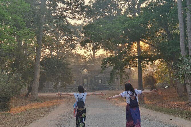 Private Angkor Sunrise & Major Temples Tour by English Speaking SUV Car Driver - Price and logistics: what the $30 really buys