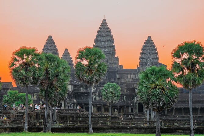 Private Angkor Wat Sunrise Guide Tour include Breakfast and Snack - What you’ll really notice on the ground