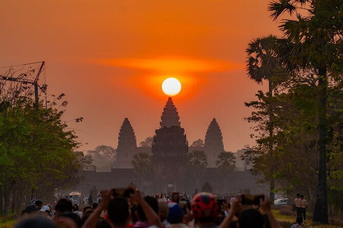 Private Angkor Wat Sunrise Guide Tour include Breakfast and Snack - Ta Prohm’s jungle mood: breakfast reset, then 2 hours with the trees